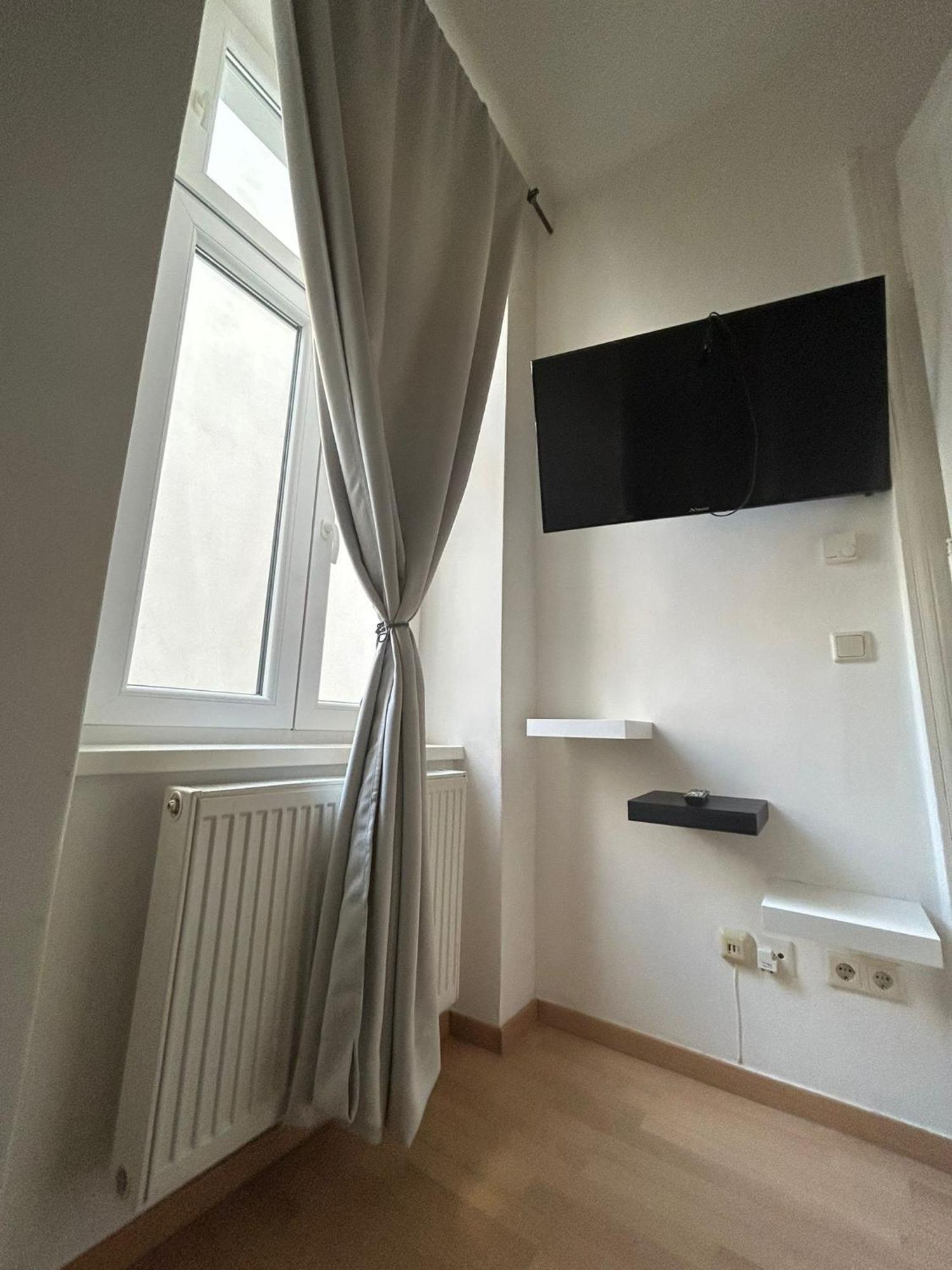City Elegance Central Gem With Free Parking And Fast Internet 250 Mbits Wenen Buitenkant foto